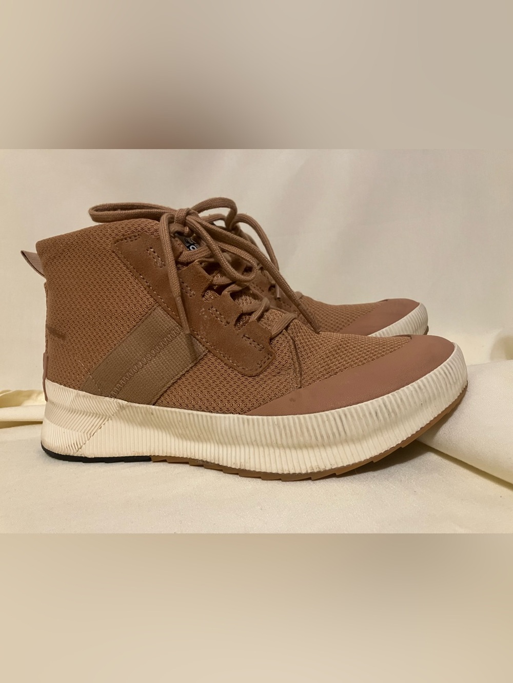 Sorel Out N About III Women's Tan/Beige Mid Sneaker Shoe Size 8 Waterproof